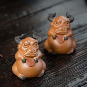 Wealth-Bringing Bull Tea Pet Tea Pet Chinese Tea Set